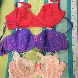 Bundle of lacy bras 34D